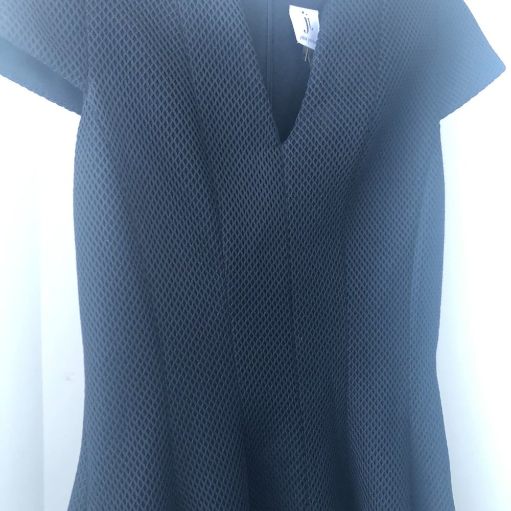 JULIA JORDAN FIT& FLARE SPLIT NECK CAP SLEEVE